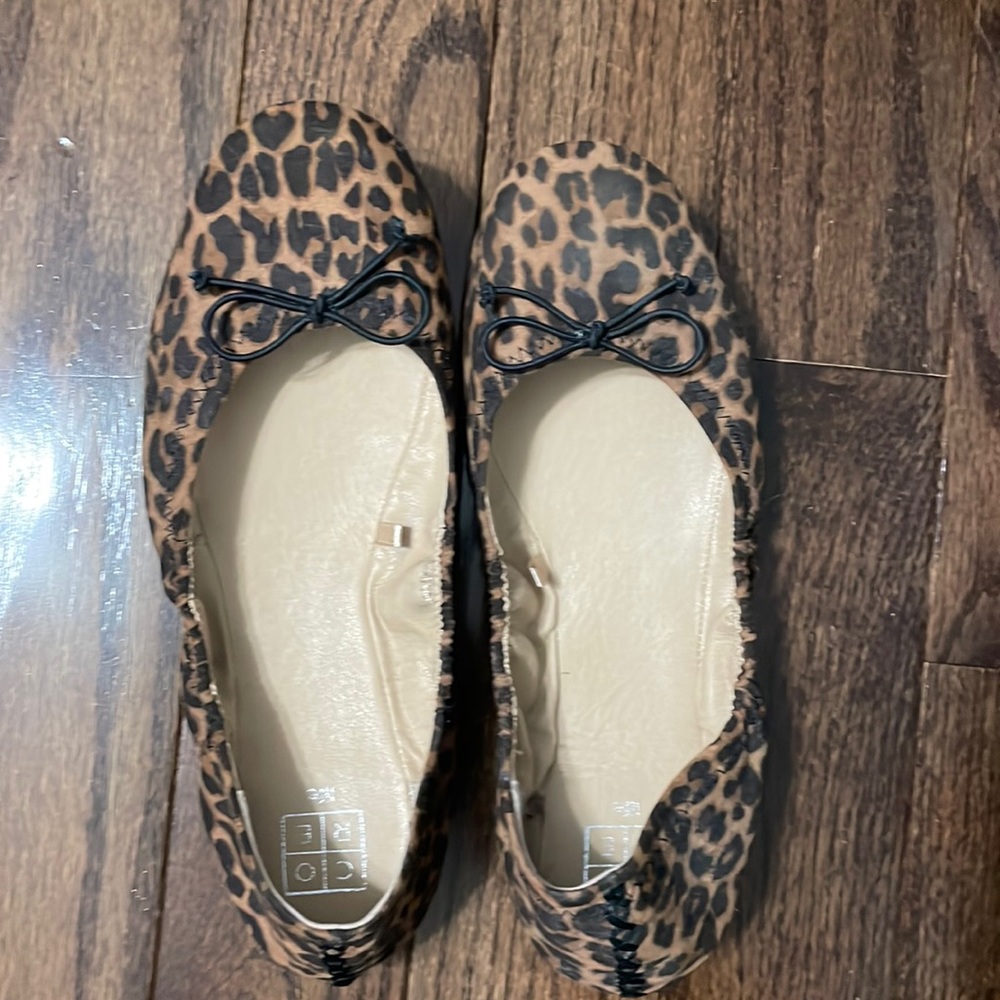 Core Life leopard ballet flats